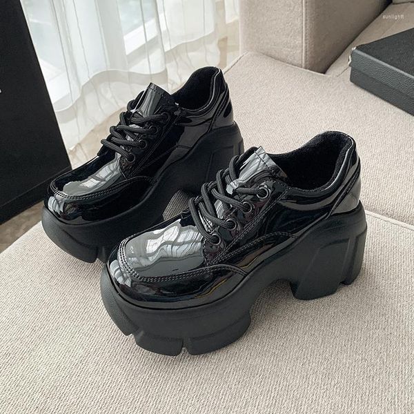 Zapatos de vestir 2023 Primavera y otoño Punta redonda con cordones Cara de cuero brillante Suela gruesa Plataforma impermeable Tacón alto negro Zapato único