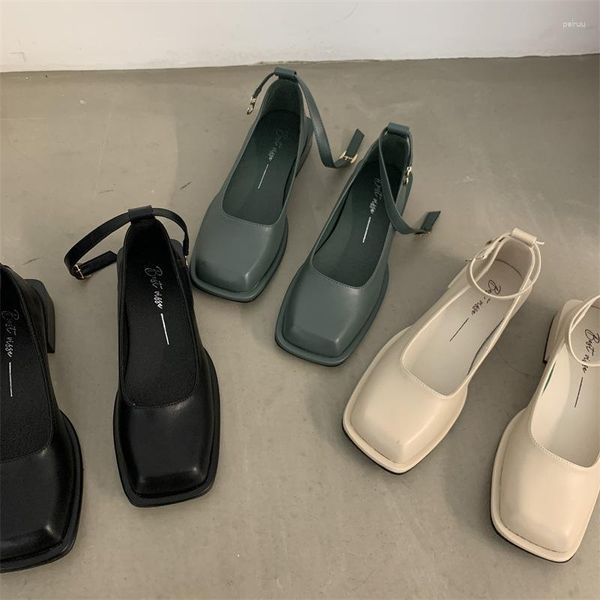 Zapatos de vestir 2023 primavera otoño mujer tacón arroz negro albaricoque tres colores aguja hebilla bajo plano moda