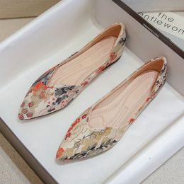 Zapatos de vestir 2023 Moda de verano Suela blanda con faldas Retro Estampado plano en punta Cómodo y elegante Casual Mujer 230818