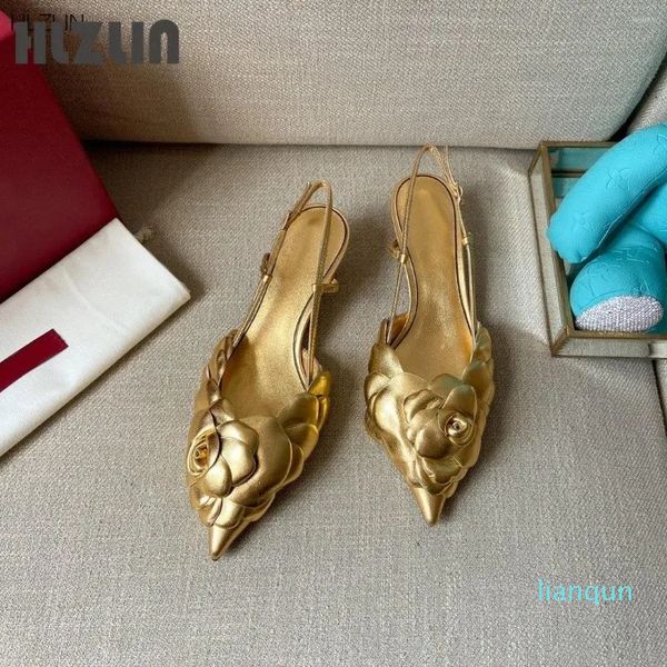Chaussures habillées 2023 été fleur pétale plat pointu sandales femme Baotou demi pantoufles après vide unique