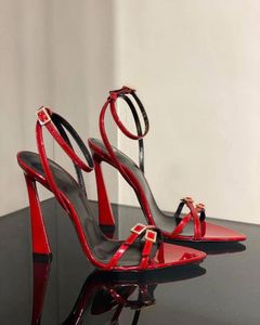 Robe chaussures 2023 dames d'été sangle rouge fond noir boucle de verrouillage en or belles sandales à talons hauts stiletto pour femmes