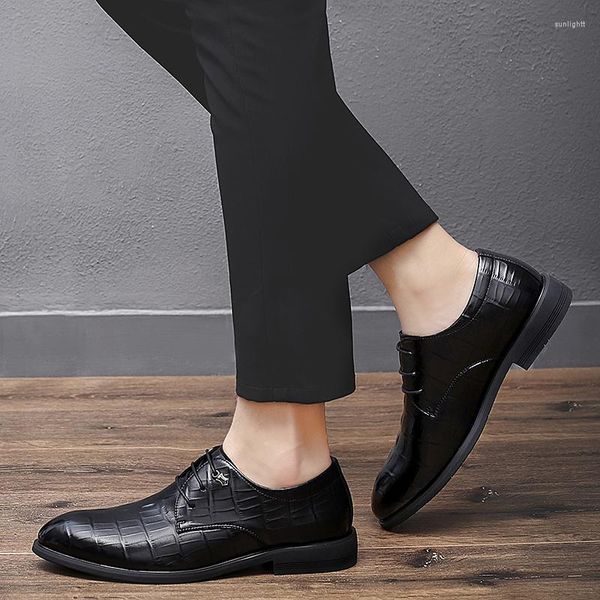 Chaussures habillées 2023 Été Plate-forme en cuir pour hommes Business Formel Noir Casual