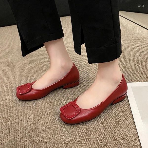 Robe chaussures 2023 femmes mode rouge pu cuir court talon carré pompes dame décontracté haute qualité bleu ciel confort bureau