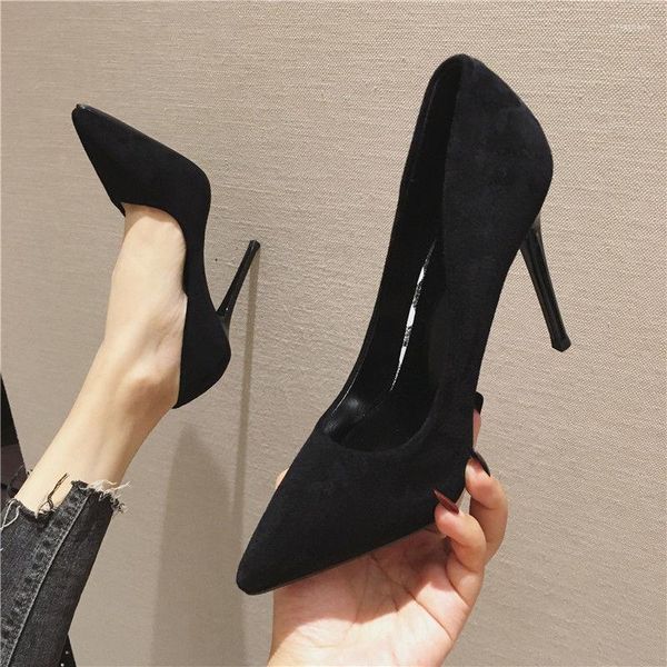 Zapatos de vestir 2023 Mujeres Primavera y otoño Joker Chicas profesionales Etiqueta de niña puntiaguda 3943