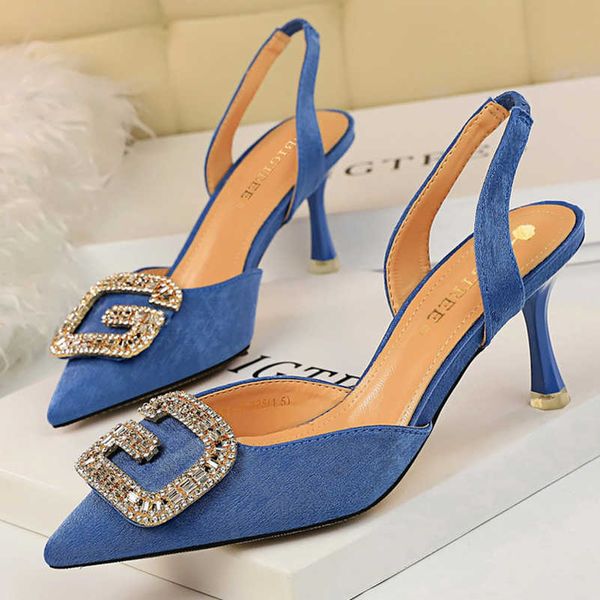 Chaussures de robe 2023 Femmes Été 7cm Talons hauts Sandales Lady Talons bas Cristal Sandles Slingback Diapositives Mariage Mariée Bal Bleu Jaune Chaussures