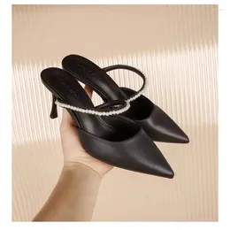 Chaussures de robe 2024 Strass noirs Mules à talons Pompe pour femmes Sandales scintillantes élégantes Pantoufles d'été Femmes Sexy Talons hauts Slingbacks