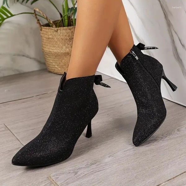 Chaussures habillées 2024 Bottises pointues Toe Sexy Short pour femme Talons très hauts chaussures à talons pour femmes Boots de la cheville noire hiver