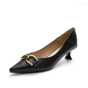 Dress Shoes 2024 Design Verkoop Med Heel Elegant echte lederen dames gemaakt door Cowhide Soft Comfortable For Women