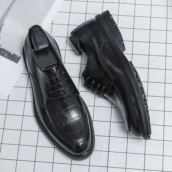 Zapatos de vestir 2024 Conducción de cuero para hombres Negocios Elegante Caballero Oxford Simple Estilo británico Zapato Derby de boda