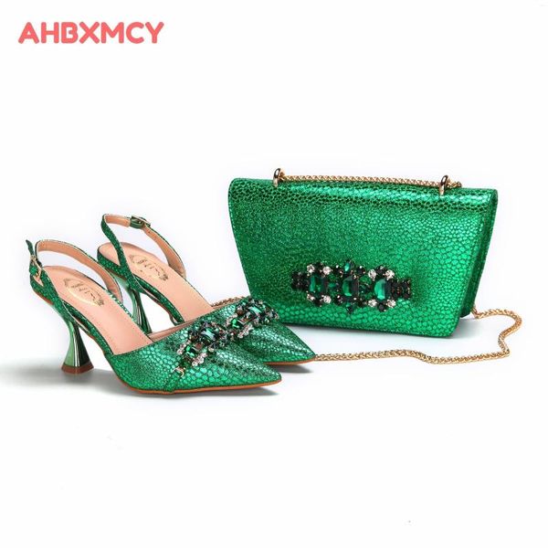 Chaussures habillées 2024 Green Couleur pointu à orteil Slingback Luxury Dames Talons minces Sac assortis Sac pour femmes Party de mariage