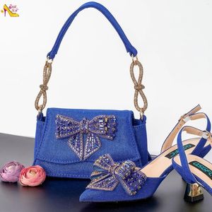 Geklede Schoenen 2024 Italiaans Design Blauw Elegante Dames Hakken Mode Kristal Strik Puntschoen Sandalen Nigeria Tas Set Voor Dames