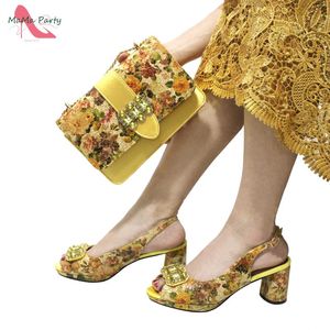 Chaussures habillées 2024 style mature haute qualité talons confortables femmes italiennes et ensemble de sacs avec cristal brillant de couleur jaune