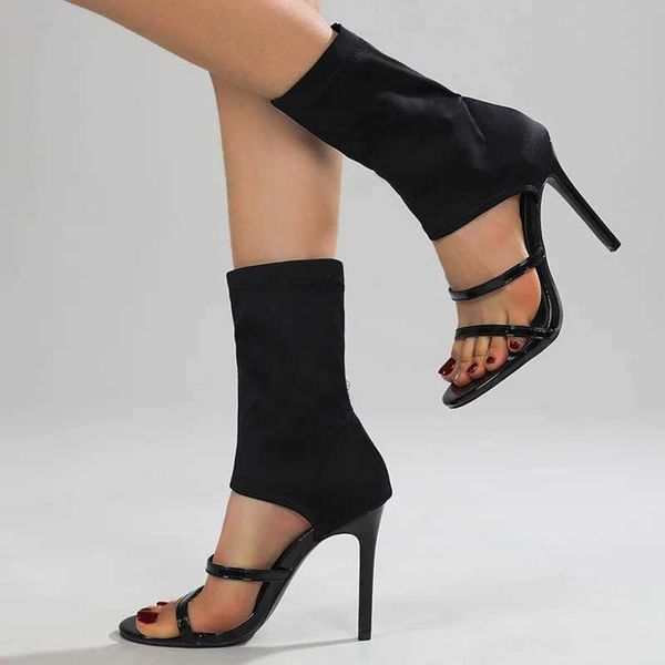Chaussures habillées 2024 Nouvelles sandales de tissu élastique pour femmes cool cool noires / blancs à couple à silage talon 105 cm chaussures modernes à talons minces H240423