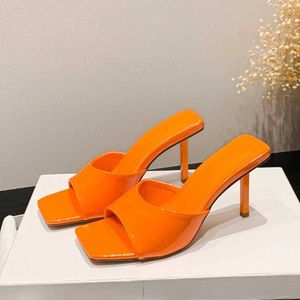 Jurk Schoenen 2024 Nieuwe Oranje Lakleer Vierkante Neus Dunne Hoge Hakken Slippers Zomer Mode Ondiepe les Sliders Schoenen Vrouwen Sandaal H240401