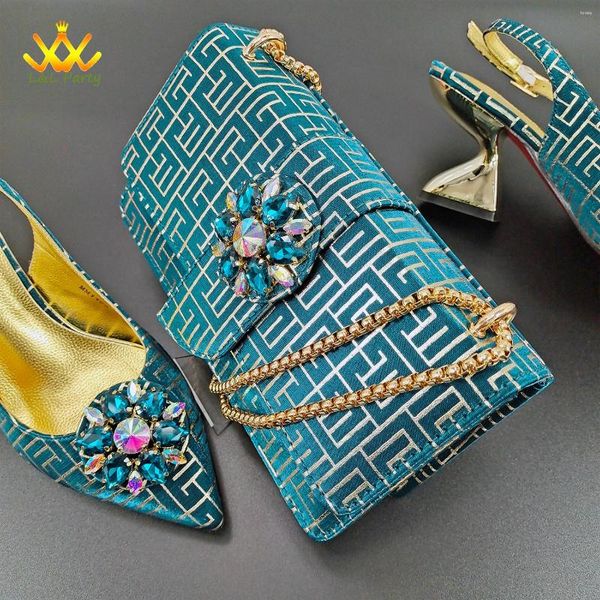 Zapatos de vestir 2024 Punta puntiaguda Ocio Stlye Italiano y bolsa Conjunto en color azul azulado Tacones medios de alta calidad para la fiesta de bodas