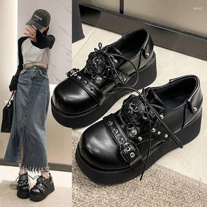 Chaussures habillées 2024 Punk Mode Noir Mary Jane Automne Rivet Gothique Femmes À Lacets Fond Épais Plate-Forme Étanche Chaîne En Métal