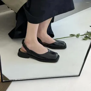 Chaussures de robe 2024 Sandales Femmes Style Coréen Mode Tempérament Design Sens Rouge Retour Voyage Talon Chunky