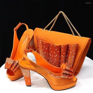 Jurk Schoenen 2024 Verkopen Hoge Hakken Nigeriaanse Stijl Dames Sanda Bijpassende Tas Set In Oranje Kleur Voor Party Vrouwen