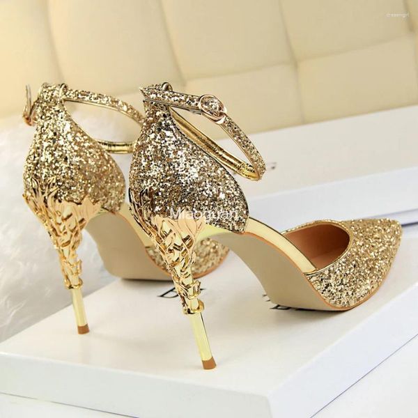 Zapatos de vestir 2024 Mujeres sexy 7.5 cm 9.5 cm Tacones altos Sandalias Boda Correa de metal Stiletto Nupcial Glitter Bombas de oro Casual