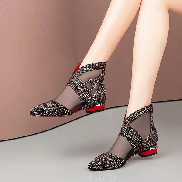 Zapatos de vestir 2024 primavera y verano para mujeres solteras de tacón bajo de tacón de tacón lado de encaje hueco patrón rojo negro