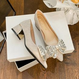 Chaussures habillées 2024 printemps pour femmes pompes de luxe scintiller cristal bowknot talons haute fête