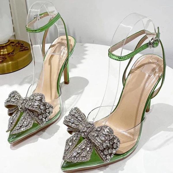 Zapatos de vestir 2024 Fiesta de verano Boda Danza una correa de hebilla Tacones delgados Sexy Crystal Bow Mujeres PVC Sandalias transparentes Verdes
