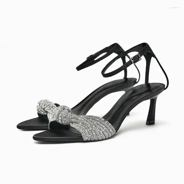 Zapatos de vestir 2024 Summer mujer negro brillante diamantes de diez rianas altas tacones de tacón moda punta transparente tacones de cuerda sexy hembra mujer