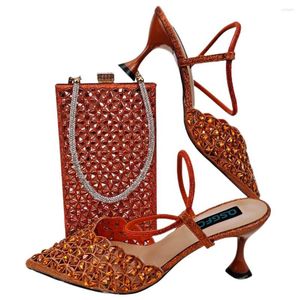 Chaussures habillées ensembles africains Design italien orange et sac assorti ensemble femmes nigérianes jolis talons de 7.5CM