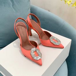 Chaussures habillées amina muaddi camelia Nouveau motif pompes chaussures Crystal Embellies Real Silk Mnles 105 mm Designers de luxe pour femmes