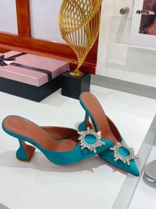 Zapatos de vestir Amina Muaddi Rhinestone Bow Sandalias Toe Zapatillas Mujer Verano Girasol Hada Viento Pescado Boca Tacones