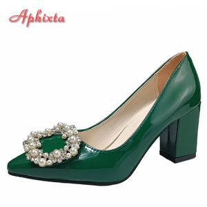 Dress Shoes Aphixta Dark Green Pearl Buckle Patent Leather Damespompen 7 cm vierkante hiel Officile Pointed Toe Super Big Size 49 50 230201