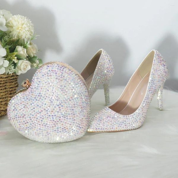 Chaussures habillées Arrivée 2024 Blanc AB Bling Crystal Crystal Point Sacs de mariage Femme Femme hautes Pumps Thin Talon Party Slingbacks