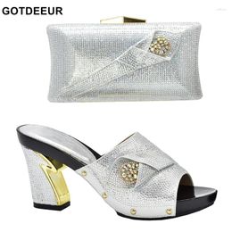 Chaussures habillées Arrivée nigériane et sacs assorties Fashion Femmes High Heels Sac Situé en Italie