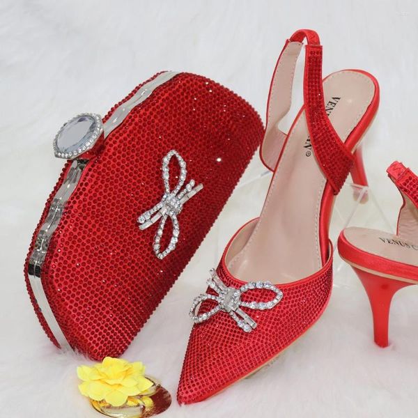 Zapatos de vestir Llegada Color Rojo Maduro Alta Calidad Africano 2024 Conjunto de Mujeres y Monederos Bolsa Nigeriana Super Tacón