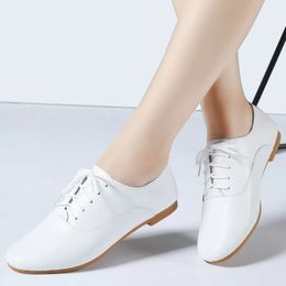 Chaussures habillées Automne femmes oxford chaussures ballerines chaussures femmes chaussures en cuir véritable mocassins à lacets mocassins chaussures blanches 231018