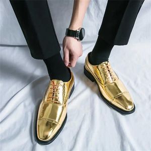 Dress Shoes Ballroom Dancing Lace Up Elegante heren 2024 Hakken witte casual man sneakers sport