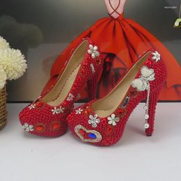 Chaussures habillées baoyafang 2024 Arrivée Red Pearl Crystal Femmes Mariage Round Toe High Pumps Plateforme de mode Bridal Fashion