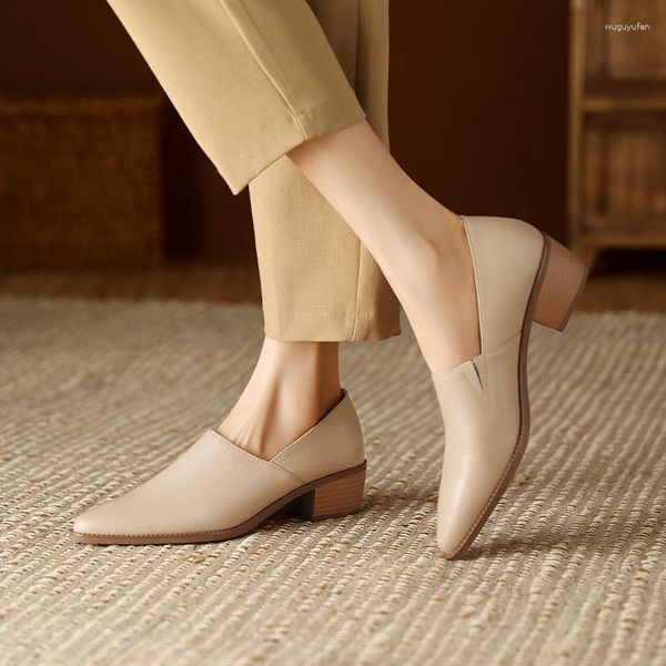 Chaussures habillées beige clair pointu simple en peau de mouton femme avec talon moyen semelle intérieure en cuir épais