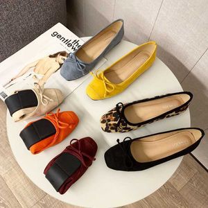 Chaussures Habillées Grande Taille 34-43 Femmes Chaussures à Bout Rond Doux Appartements Pliables Dames Mocassins Noeud Papillon Mocassins En Cuir Nubuck Femmes Roll-Up Ballerines L230721