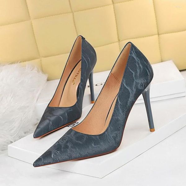 Zapatos de vestir Bigtree Brand PU Leather PU de 10.5 cm Tacones de altura cómodos Pombas de punta puntiaguda diseñadora Sexy Office Lady Party Plus Tamaño