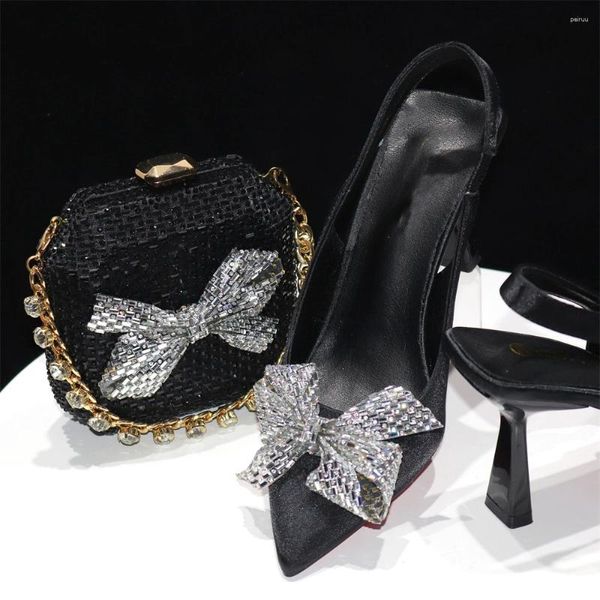 Zapatos de vestir Conjunto negro y bolso para mujeres Damas africanas Tacones altos Bombas Combinan con bolso Bolso Sandalias Clutch Escarpins Femme CR385