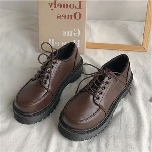 Robe chaussures noir marron vintage chaussures plates femmes automne été mode confortable à lacets plate-forme Oxford mocassins chaussures de bateau décontractées 231018