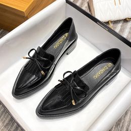 Chaussures habillées Noir Classique Filles Gland Bowtie Oxford Chaussures Plus Taille 42 Femmes Mocassins En Cuir Bout Pointu Baskets Femme Talons Épais Appartements 231018