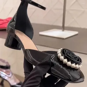 Robe chaussures fleur noire perle Zapatos Para Mujeres sandales à talons en cuir verni pour femme Mujer 2024 Tendencia talons épais