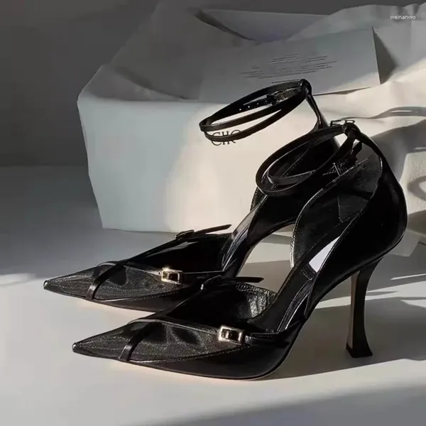 Chaussures habillées Black Hollow Out Mesh Zapatos Mujer 2024 Tendencia Cross Bandage Sandales à talales Boucle en métal pour femme Tacones Toe pointu