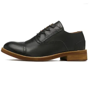 Chaussures habillées en cuir noir Brogue Hommes Cowhide Unisexe British Derby Calf Business formel classique féminin
