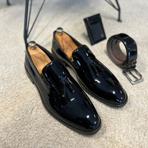 Chaussures habillées Mocassins noirs pour hommes Glands en cuir verni Chaussures formelles pour hommes d'affaires de mariage Taille 38-46 Chaussures pour hommes 230912