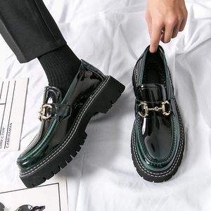 Chaussures habillées Mocassins noirs Hommes Chaussures en cuir verni Vert Respirant Slip-On Solide Chaussures décontractées Taille faite à la main 38-45 230824