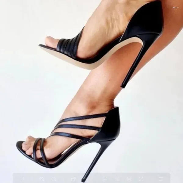 Zapatos de vestir Sandalias de tiras negras Recortes laterales Punta abierta Tacones finos Verano Hueco Correa cruzada Banquete Runway Plus Size46