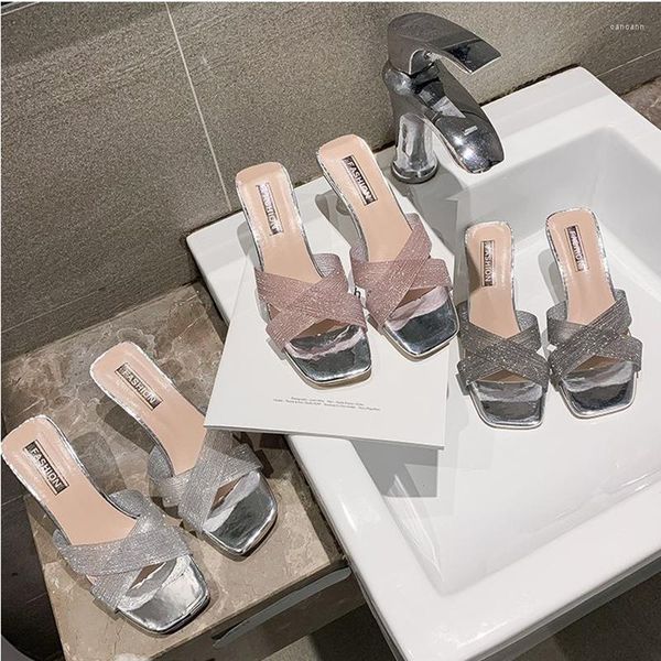 Zapatos de vestir Bling Shine Silver/gun Color Sandalias Mujeres Chunky Glass Transparente Tacones altos Sandalias Mujer Trendy Cross Band Flopflops Femme